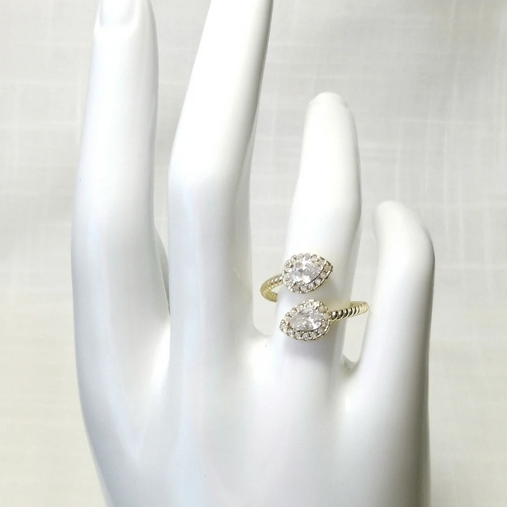 14k Gold teardrop pear cut cz ring Toi et Moi Bypass design size 6 🆕